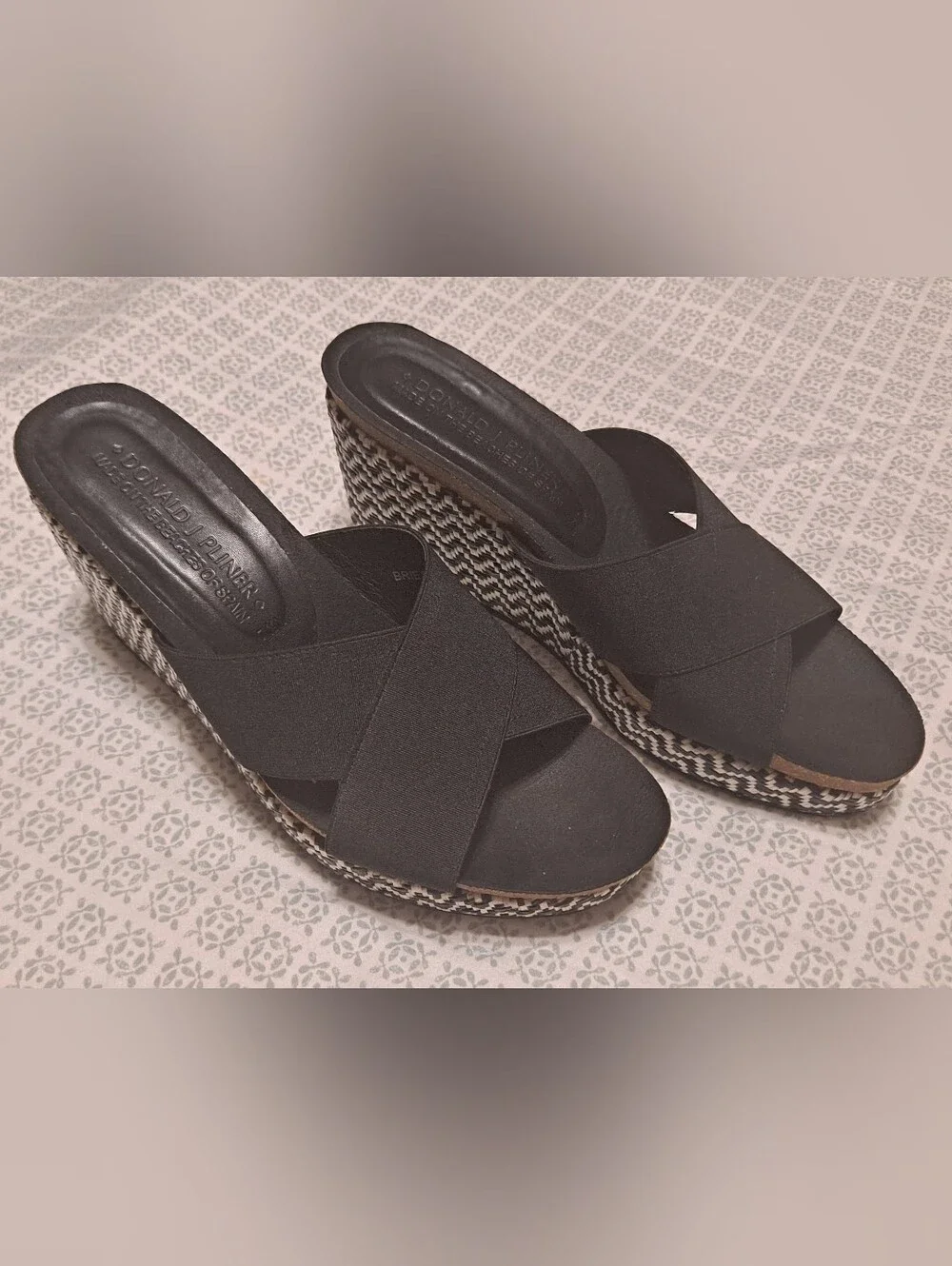 Donald J Pliner Black Crisscross Wedge Sandals - Women Sz 7.5 Lovely Woven